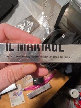 IL MARIAGE F*ck I'm Flawless Multi-Use Perfecting Concealer - Silver Packaging